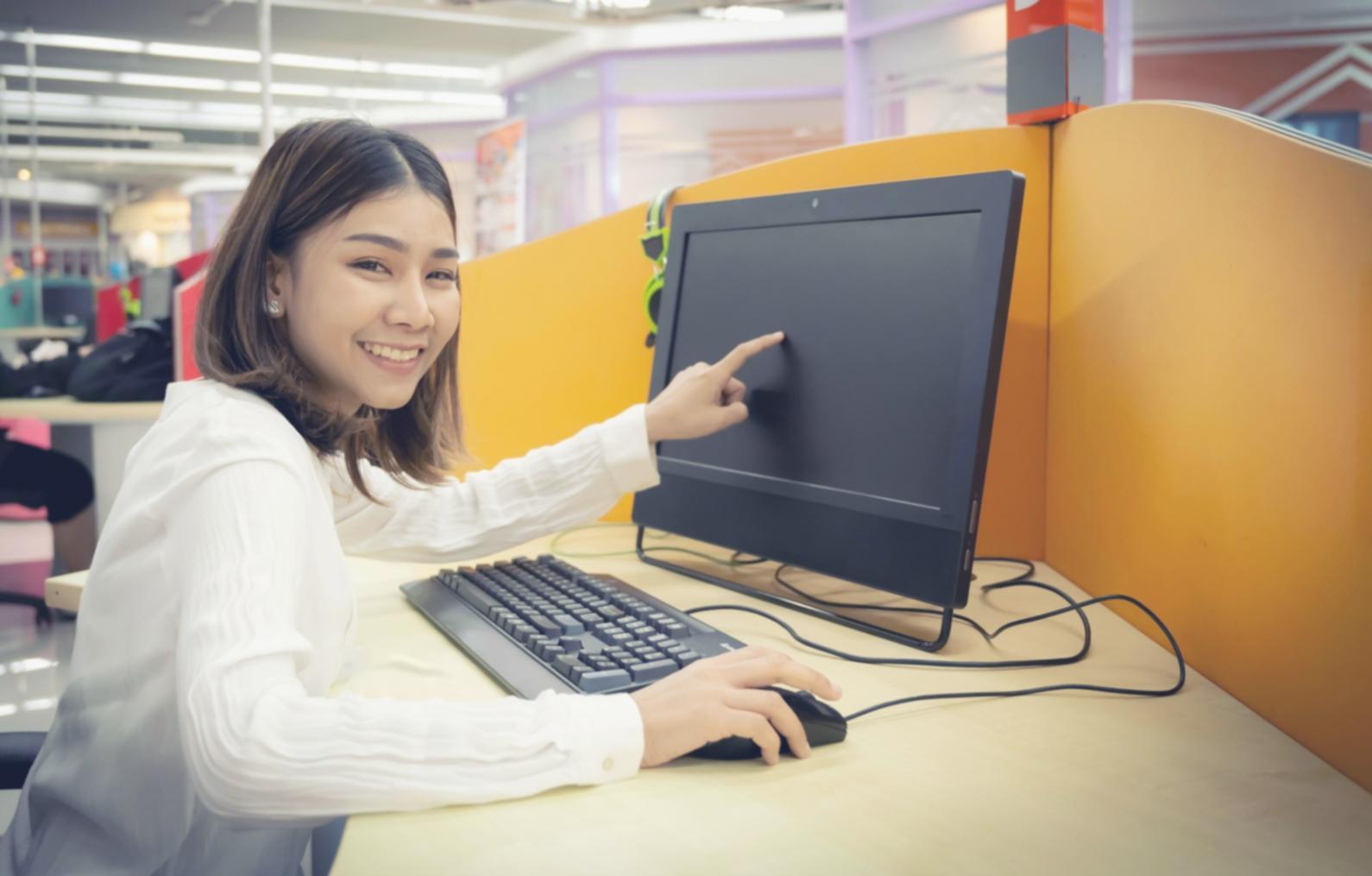 Moderne Lernumgebung mit interaktiven digitalen Werkzeugen